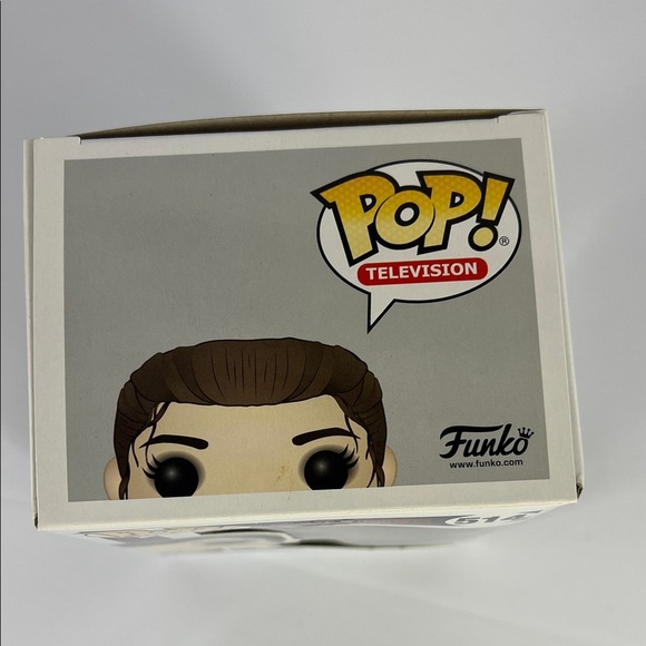 Funko Pop #514 Stranger Things Nancy Wheeler With Gun Vinyl Pop Television - Picture 5 of 6